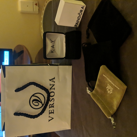 Empty Key Jewelers Ring Box and Pandora Box - Picture 2 of 3